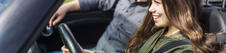 Les jeunes conducteurs accueillent plutôt bien les conseils de leurs parents sur la sécurité au volant
