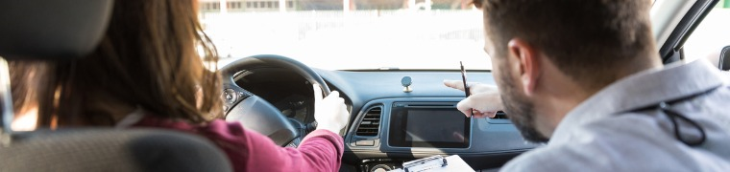 Les jeunes conducteurs peuvent espérer une réduction de la période probatoire grâce à une formation post-permis