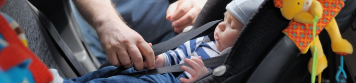 La sécurité des enfants en voiture doit être améliorée