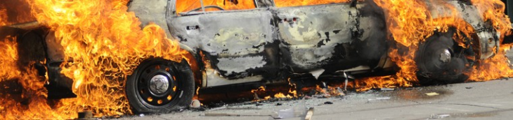 La voiture brûle chez le garagiste, aucun des assureurs ne veut payer, quels sont les recours ?