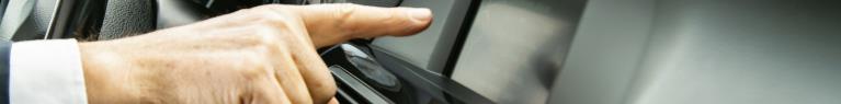 La commande tactile dans les voitures serait plus difficile à utiliser que les boutons physiques
