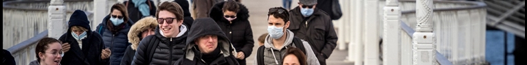 La pandémie de Covid-19 poursuit sa décrue en France