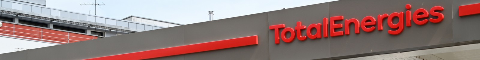 TotalEnergies fait baisser le plafond du prix des carburants pour ses abonnés particuliers gaz et électricité