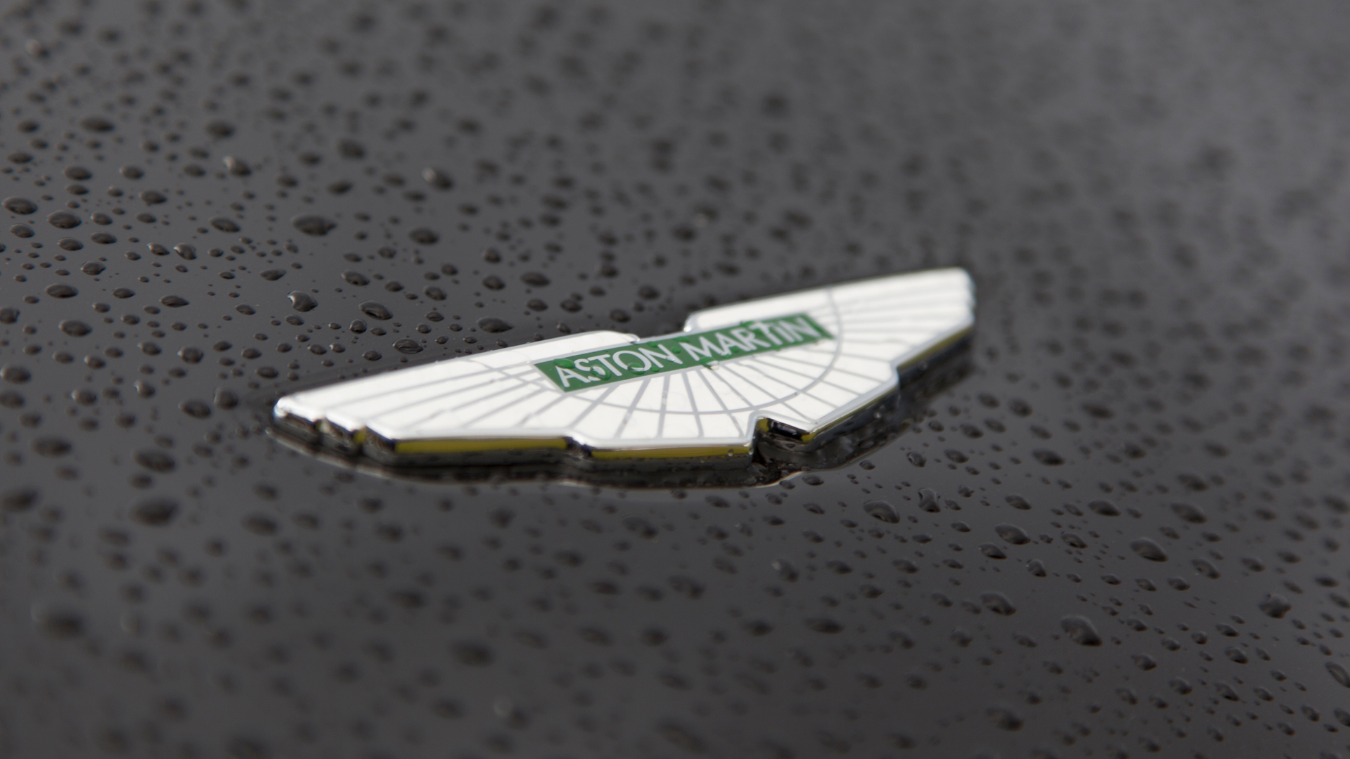 assurance aston martin