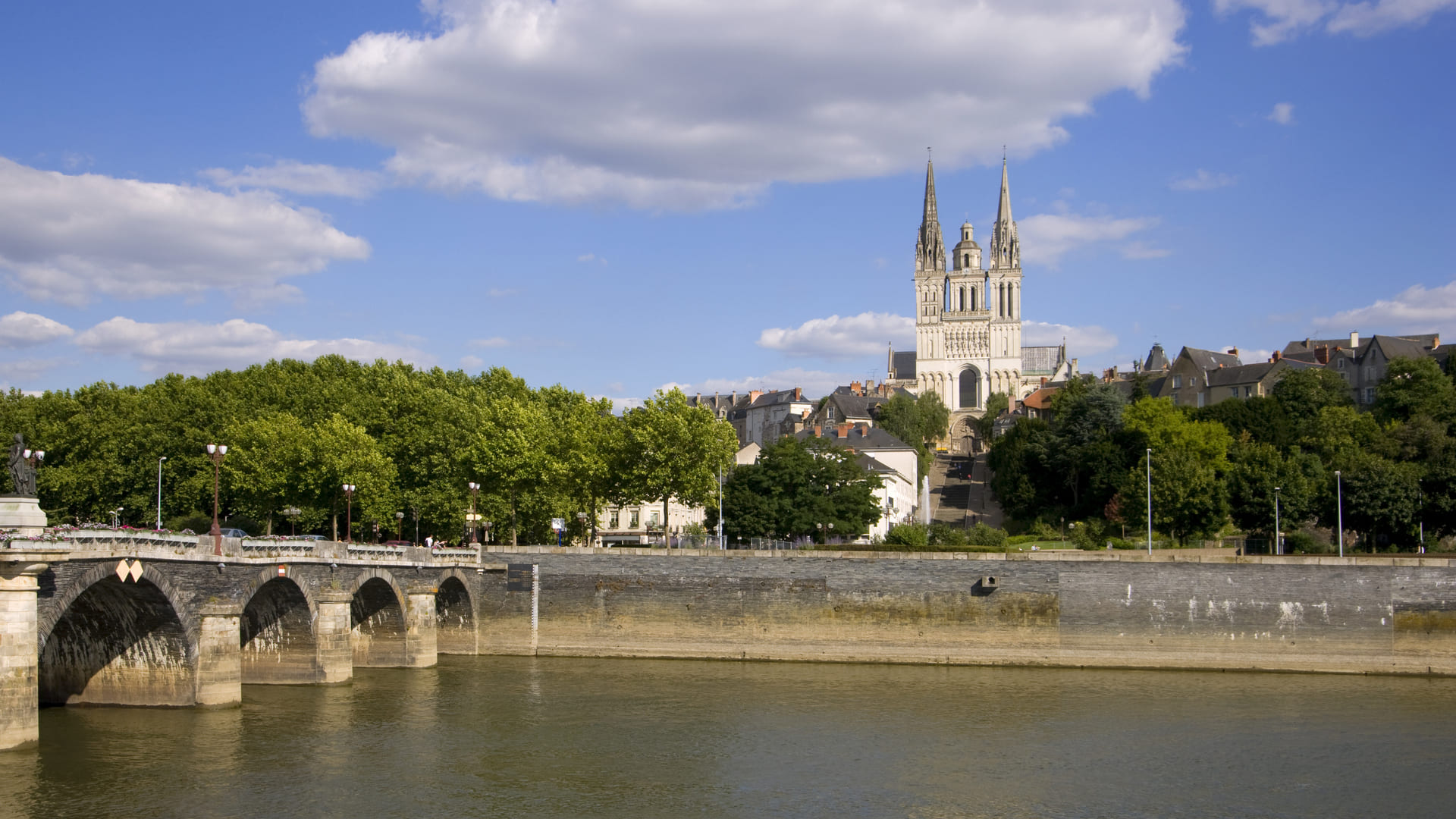 Quelle mutuelle choisir à Angers pour votre santé et votre budget